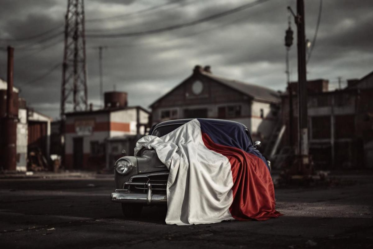 Danger : l'automobile française va-t-elle disparaître ? Le Sénat parle de "suicide