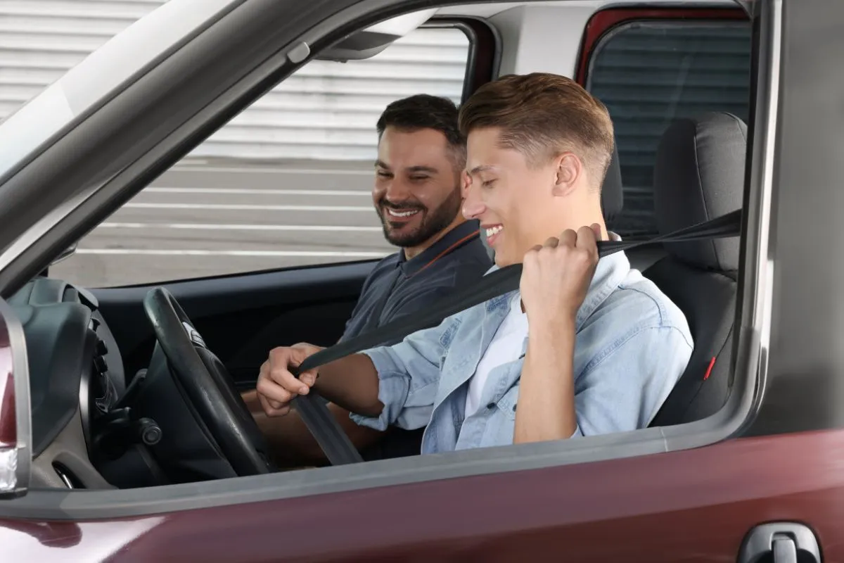 Formation auto-école : voici les astuces pour réussir à votre rythme